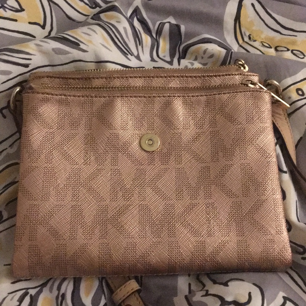MIchael Kors Crossbody